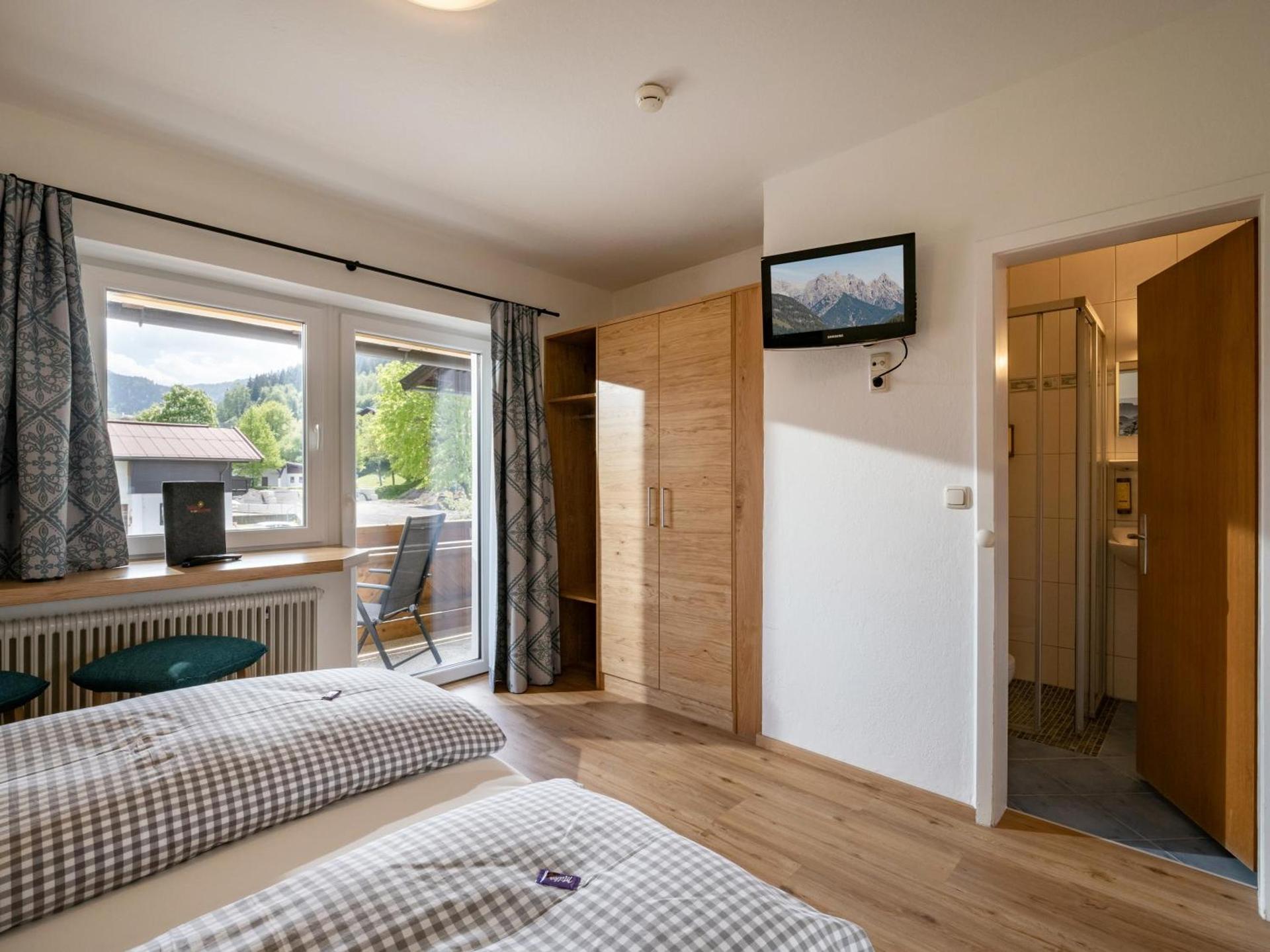 Doppelzimmer mit Balkon - 2
